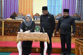 APBD Bengkalis 2024 Diputuskan Sebesar Rp4,1 Triliun, Bupati Kasmarni Upayakan Program Makin Berdampak Baik Bagi Masyarakat 