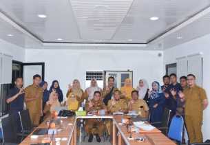 Kadis Kominfotik Bengkalis Buka Rapat Penyusunan Domain SIA-SPBE