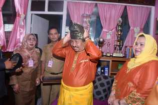 Tinjau USBN, Amril Mukminin Bernostalgia di SDN 10 Mandau