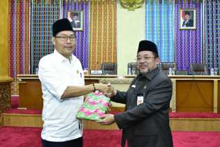 Bupati Amril Mukminin Larang Kepala PD Lakukan Perjalanan Dinas Keluar Daerah