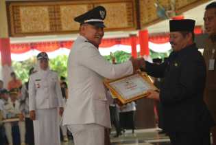 3 Kelurahan, 3 Desa Terima Penghargaan