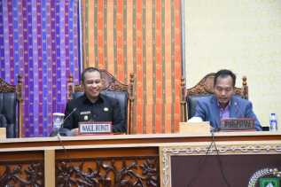 Bupati Bengkalis Jawab Pandangan Umum Fraksi Terhadap Ranperda Penyertaan Modal PT. Bumi Siak Pusako