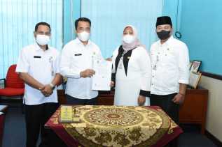 Disdukcapil Bengkalis Tandatangani PKS bersama Disnakertrans