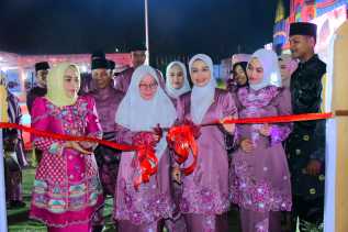 Ketua PKK Bengkalis Resmikan Stand Bazar MTQ Ke-50, Ajak Masyarakat Ramaikan dan Dorong Produk Lokal