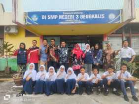 Pemkab Bengkalis Turunkan Tim Go To School, Laksanakan Layanan Kependudukan untuk Pelajar