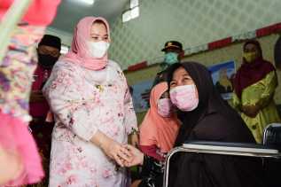 Bupati Kasmarni Ucapkan Selamat Hari Ibu