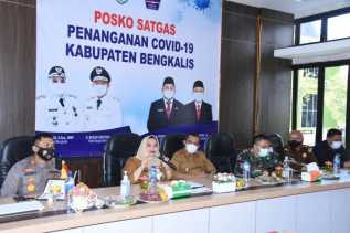 Bupati Kasmarni Pimpin Rapat Terbatas Penanganan Kasus Covid-19