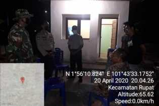 Cegah Adanya Kerumunan Massa, Babinsa Koramil 05/Rupat Adakan Patroli Malam