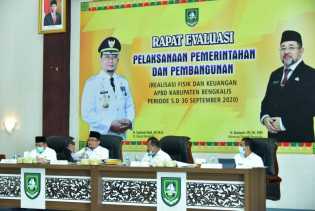 Pj Bupati Bengkalis Pimpin Rapat Evaluasi Pelaksanaan Pemerintahan dan Pembangunan