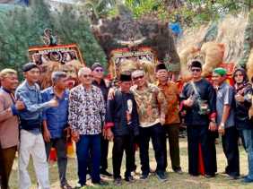 Demi Lestarikan Seni Budaya Reog Keluarga Mbah Jumani Rela Rogoh Kocek Pribadi, Wabup Bagus Santoso Berikan Apresiasi