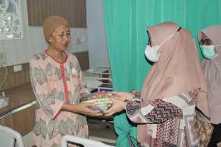TP PKK Bengkalis Sediakan Ratusan Takjil Gratis Bagi Keluarga Pasien RSUD Bengkalis 