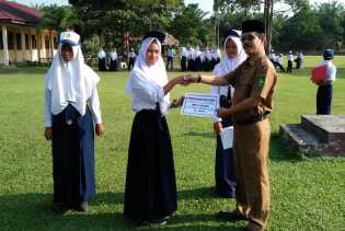 Sebanyak 309 Siswa Berprestasi Tingkat SMP Terima Beasiswa dari Disdik Bengkalis