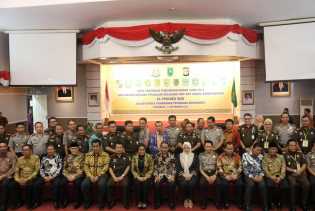 Bupati Amril Mukminin Tanda Tangani Kerjasama APIP-APH di Pekanbaru
