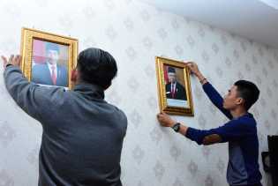 Diskominfotik Pasang Foto Presiden dan Wakil Presiden 2019-2024