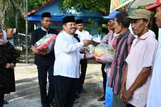 300 Paket Sembako Murah di Bagikan di Kecamatan Rupat Utara