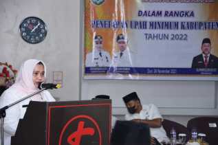 Kasmarni Buka Rapat Penetapan UMK Bengkalis