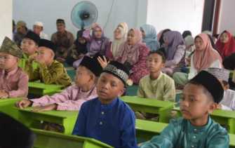 PT. BLJ Bengkalis Salurkan CSR, 64 Anak Yatim DiKhitan, Bupati Bengkalis Ucapkan Terima Kasih 