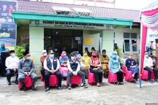 Sempena Hari Kesehatan Nasional, Gubri Tinjau Puskesmas Penanganan Covid-19