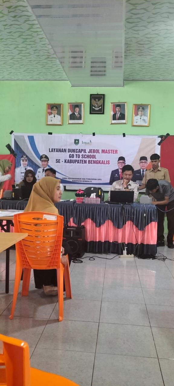 Disdukcapil Bengkalis  kembali Jemput Bola Perekaman KTP-el di SMAN 3 Bengkalis