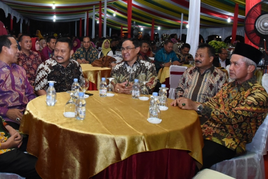Wakili Bupati Bengkalis, Asisten II Hadiri Malam Seni Budaya di Gubernuran Riau Pekanbaru