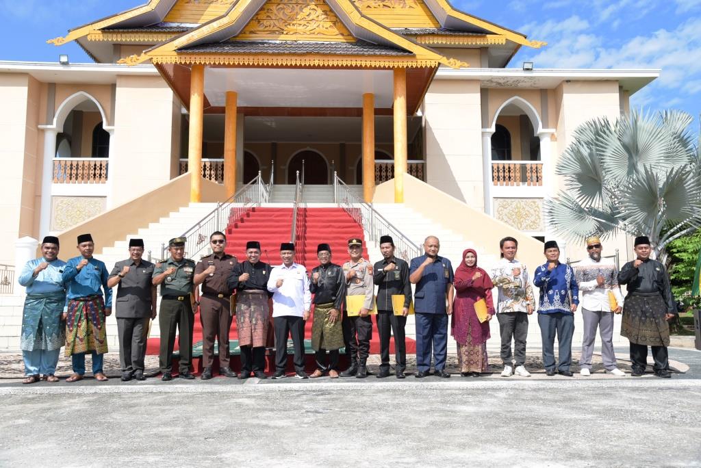 https://diskominfotik.bengkaliskab.go.id/asset/berita/original/12251680298-warkahpetuah1.jpg