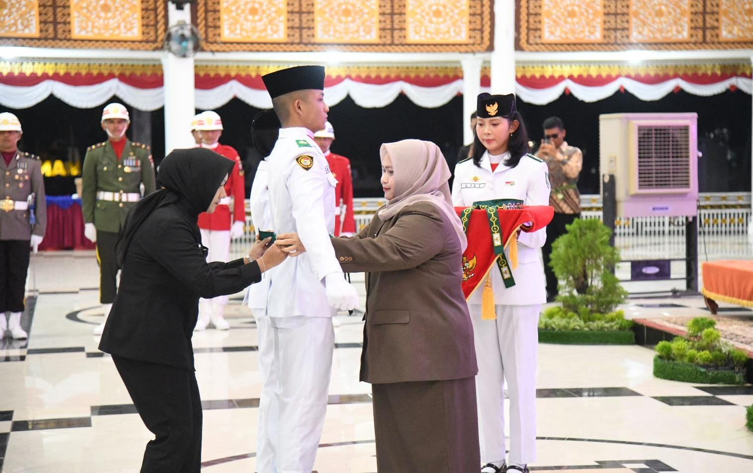 Bupati Kasmarni Kukuhkan 75 Anggota Paskibraka Kabupaten Bengkalis Tahun 2026