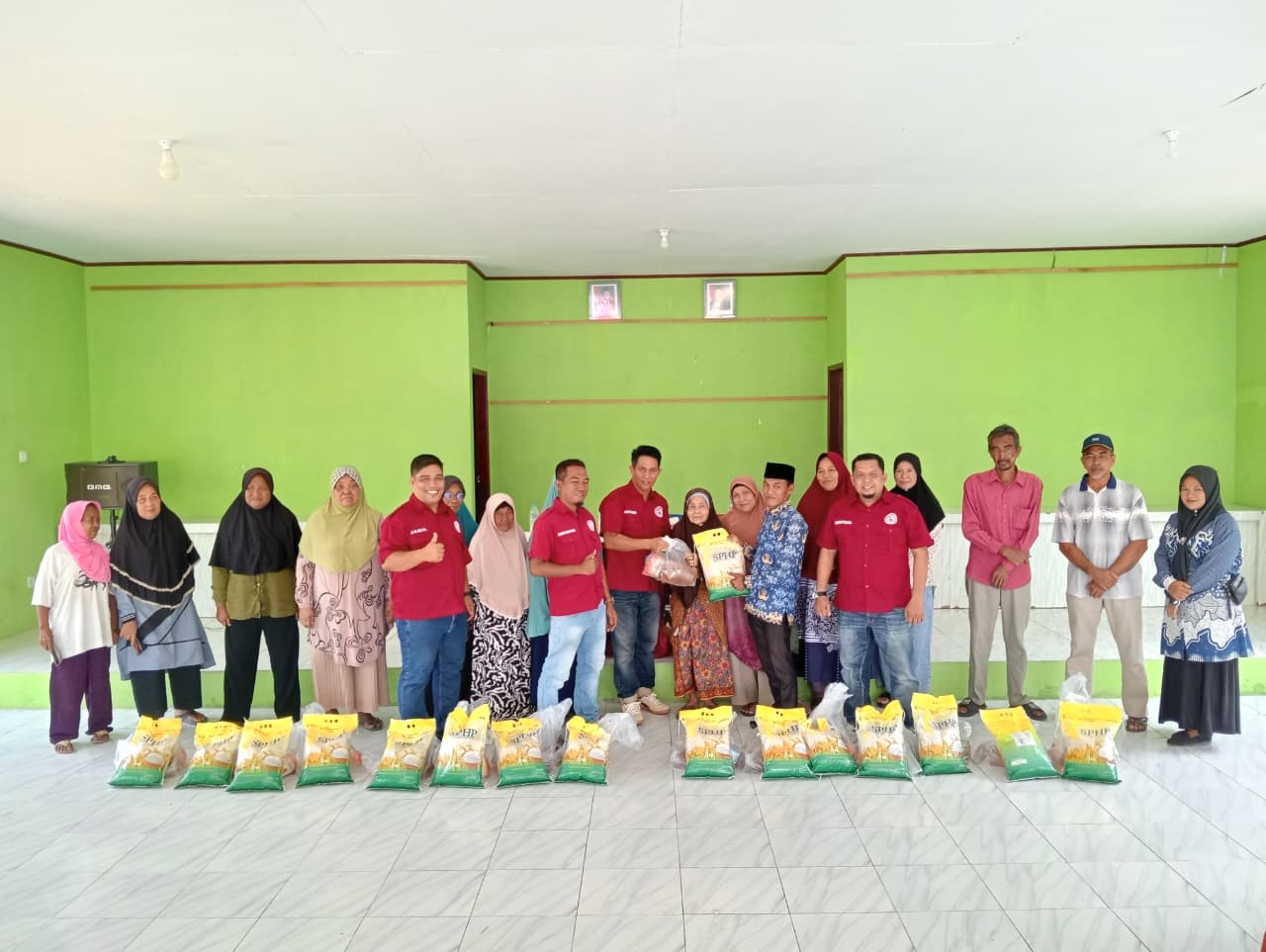 Sempena Hari Sumpah Pemuda Ke-97, FW-RPG Bagikan 150 Paket Sembako Gratis  Untuk Warga Kurang Mampu 