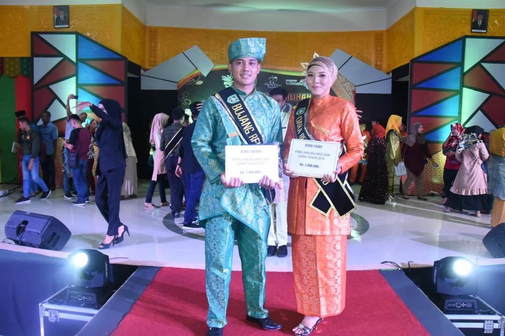 Kurnia Sandi, Mela Yulindra Dinobatkan Jadi Bujang Dara Kabupaten Bengkalis 2019