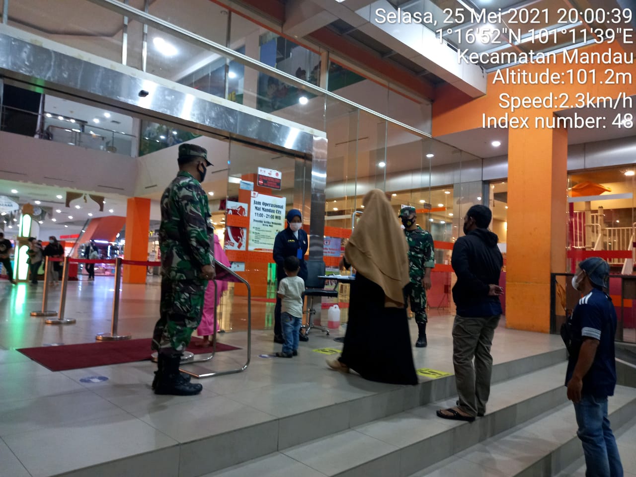Satgas Covid-19 Sosialisasi Pendisiplinan Masker di Mall Mandau City