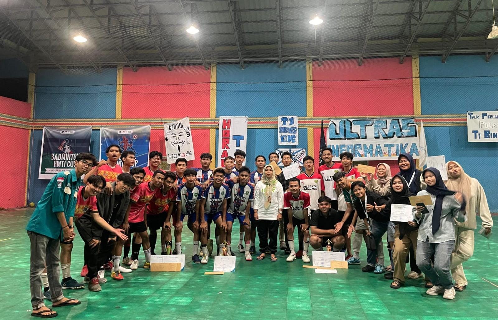 HMTI Polbeng Taja Turnamen Futsal dan Badminton