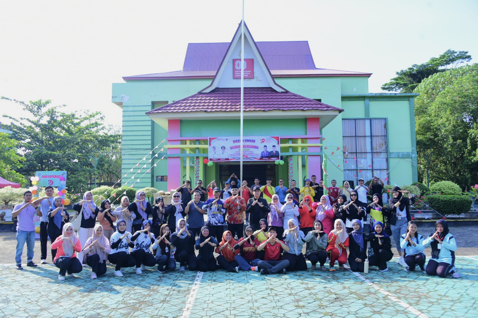 HUT ke-79 Koperasi, Dinas Koperasi dan UKM Bengkalis Gelar Bazar dan Senam Bersama