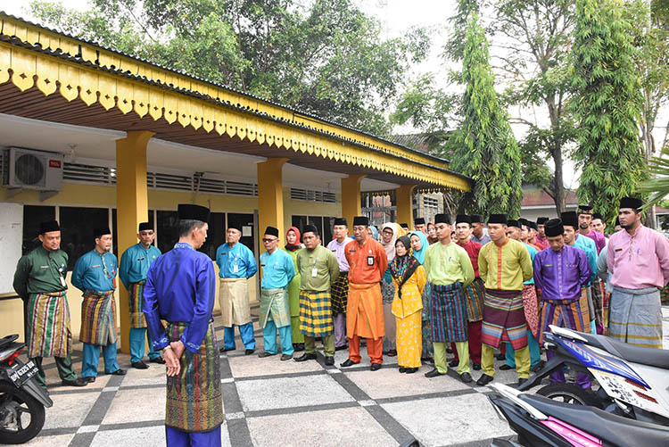 Mulai Senin Depan, Pegawai di Bengkalis Kenakan Pakaian Melayu Riau