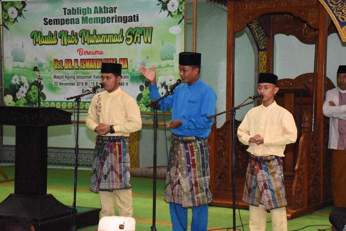 Perkuat Persiapan dan Mental, Regu Syarhil Putra Tampil di Peringatan Maulid