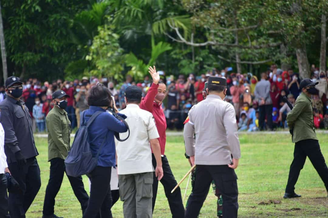Tiba di Desa Muntai Barat, Presiden Jokowi Disambut Antusias Warga
