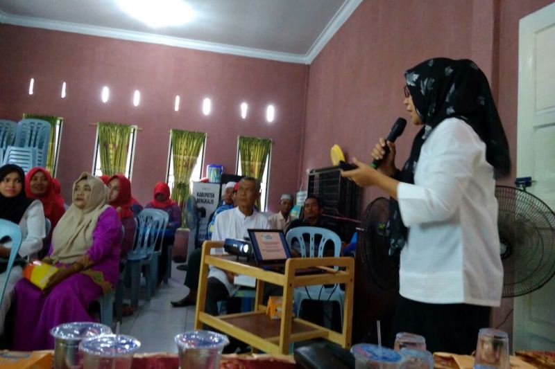 Disdalduk dan KB Sosialisasikan Program UPPKS di Kampung KB Kuala Alam