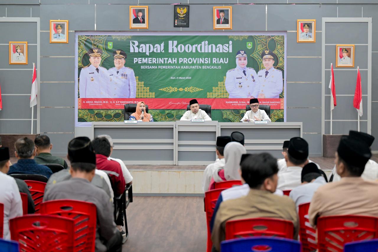 Rapat Bersama Gubernur Riau, Kasmarni Sampaikan Isu Strategis