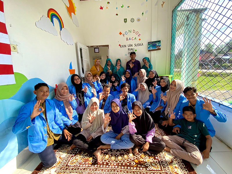 Diinisiasi Mahasiswa KKN UIN Suska Riau, Pondok Baca Desa Selat Baru Resmi Terbentuk