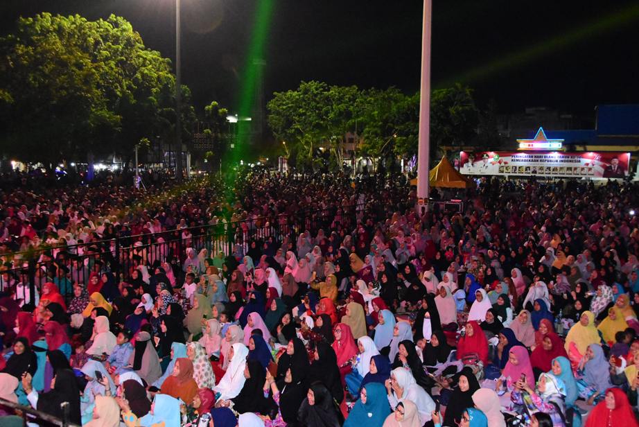 Ribuan Masyarakat Padati Lapangan Tugu Bengkalis, Hadiri Puncak Peringatan Tahun Baru Islam 1441 H