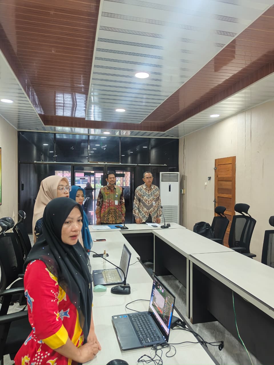 Terobosan Baru di Tengah Efisiensi Anggaran, Dinas Perikanan Bengkalis Gelar Pembinaan Mutu Interaktif Melalui Zoom Meeting