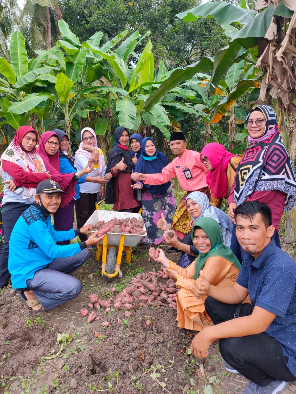 DKP Lakukan Pembinaan Pada Kelompok Wanita Tani Desa Resam Lapis