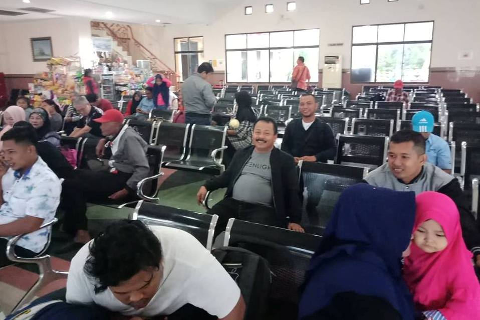 Mewakili Bupati, Asisten H Heri Indra Putra Jemput JH Bengkalis Kloter 04 di Batam