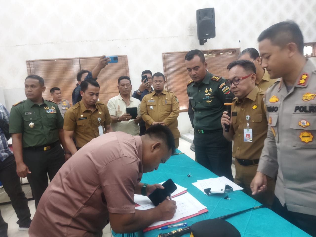 Pemkab Bengkalis Bersama TNI dan Polri Gelar Mediasi Atas Konflik Masyarakat Sakai dan PT Panahatan