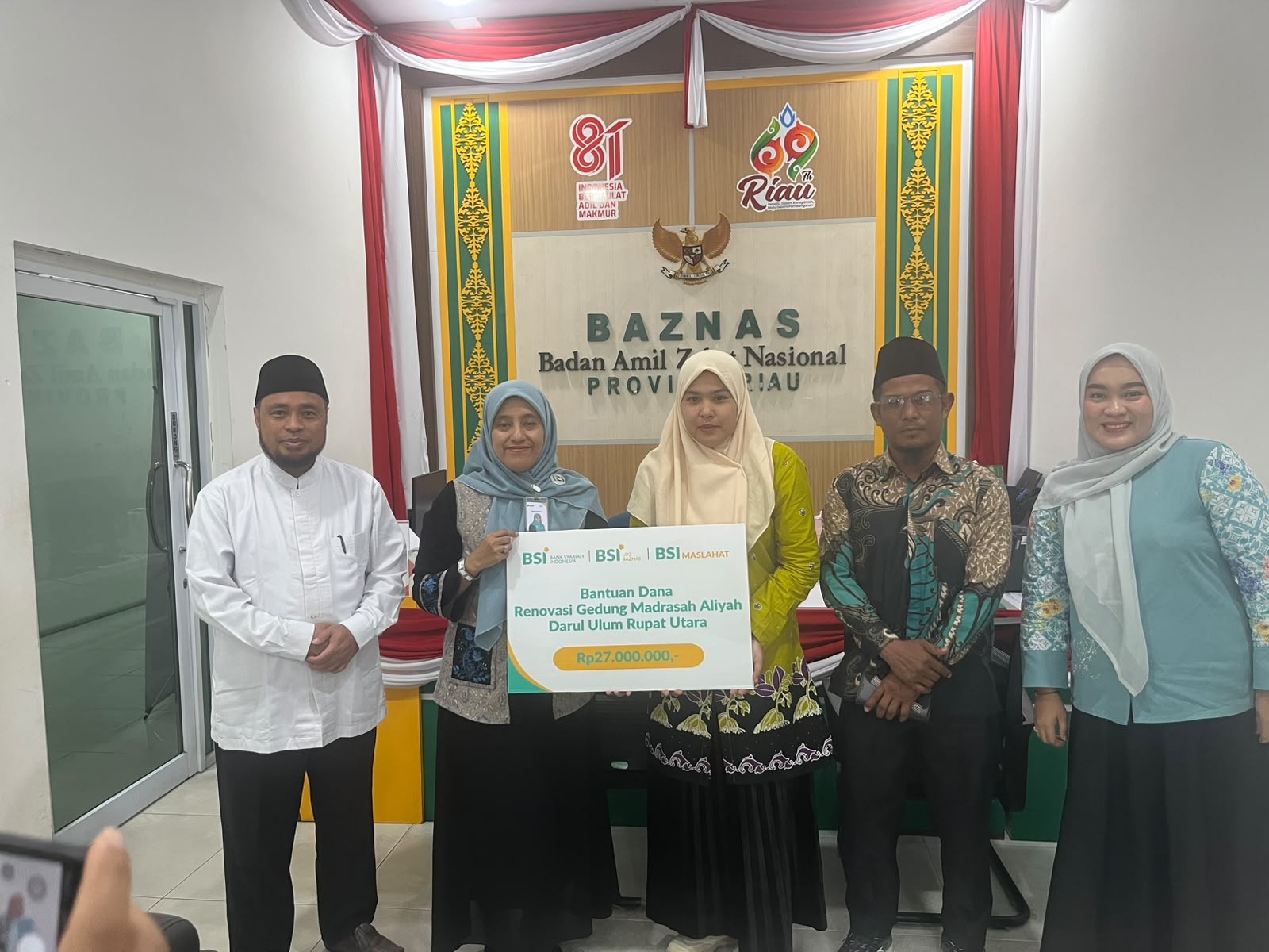 Berbuah Prestasi, Guru Daerah Terpencil MA Darul Ulum Rupat Utara Terima Bantuan Pendidikan Rp62 Juta