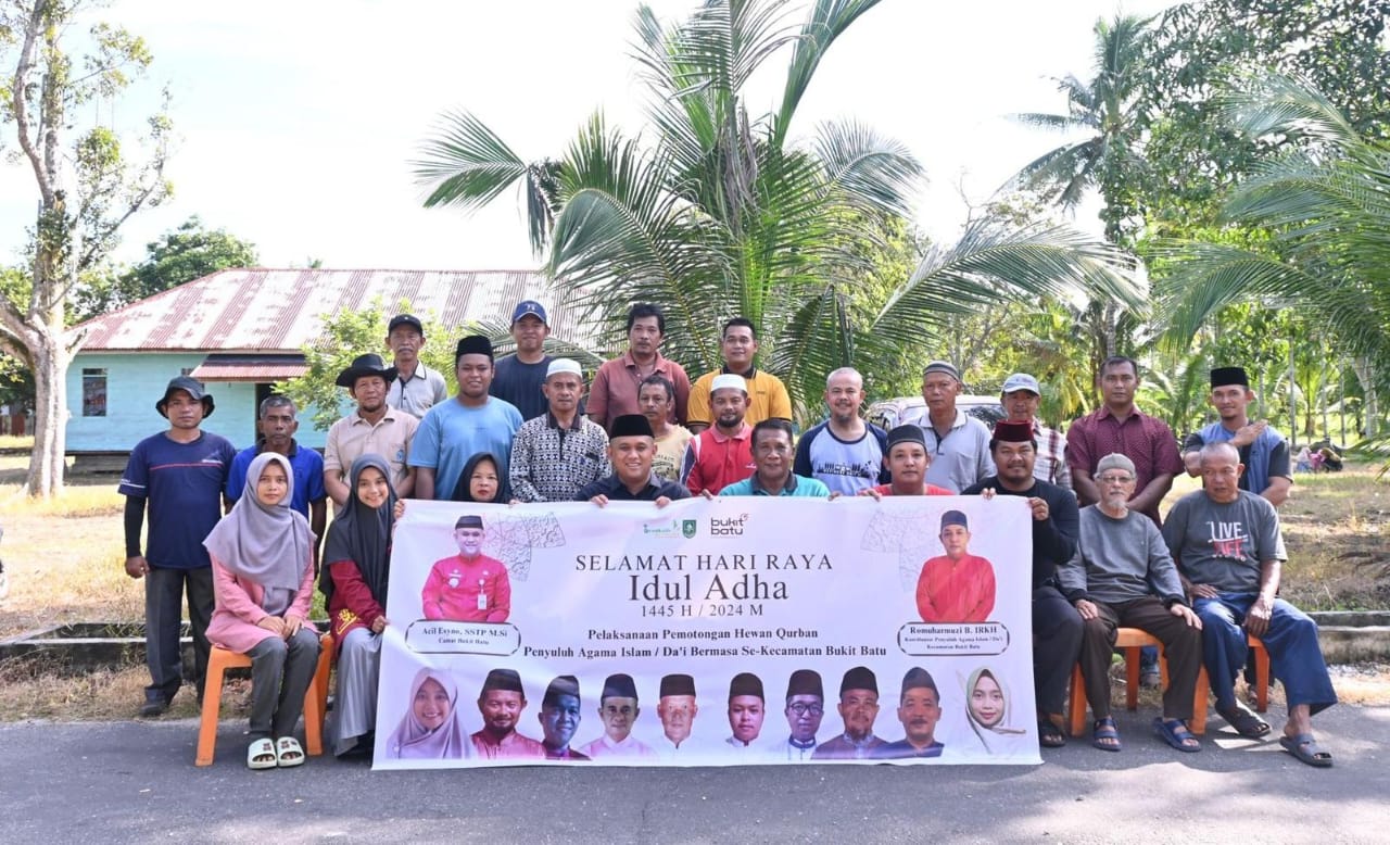 Penyuluh Agama Islam Se-Kecamatan Bukit Batu Melaksanakan Pemotongan Hewan Kurban