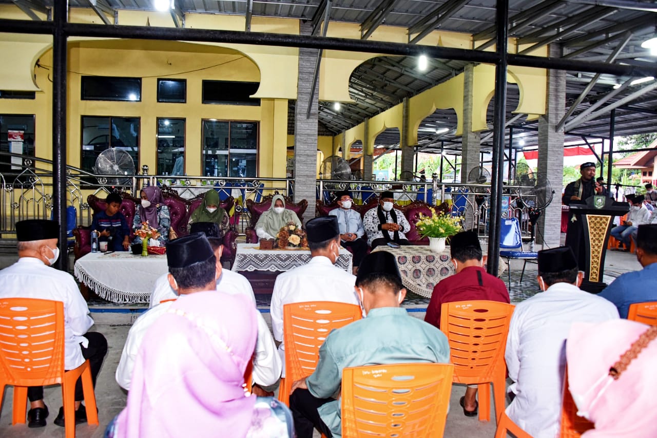 Bupati Kasmarni Disambut Suka Cita Saat Safari Ramadhan di Kecamatan Mandau