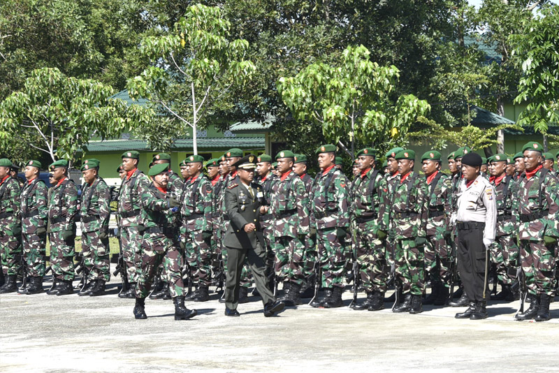 Upacara HUT TNI ke-72 Berlangsung Khidmat