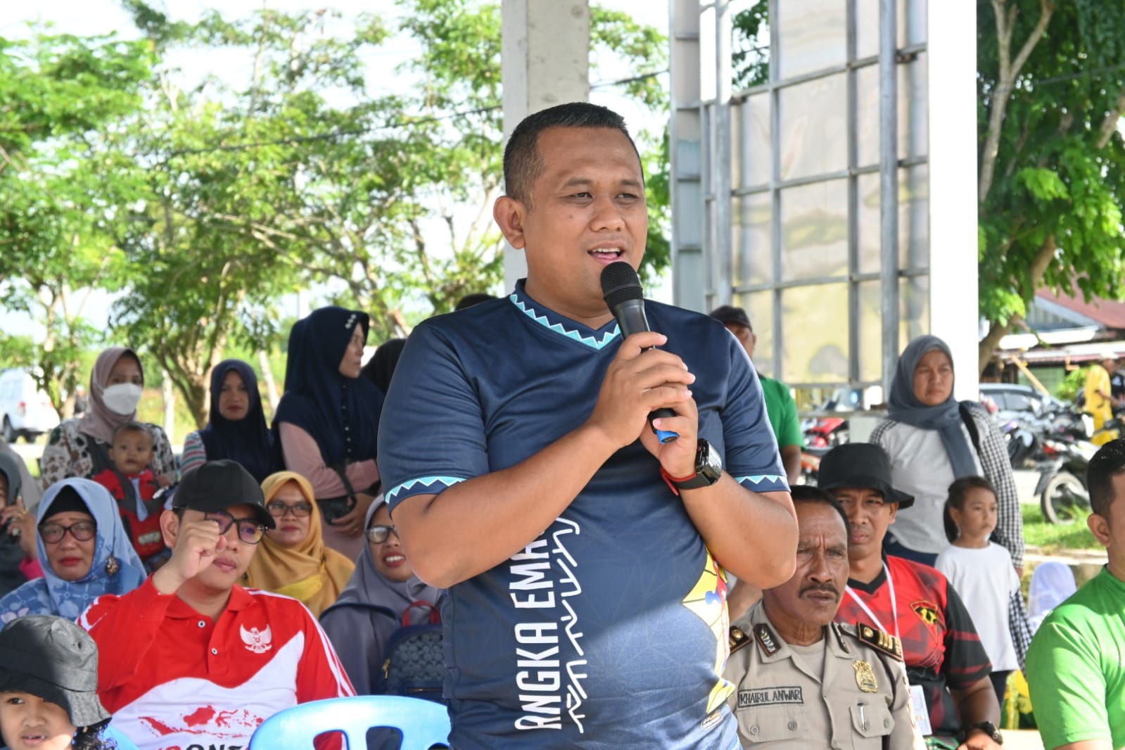 Pemerintah Kecamatan Bukit Batu Bersama Karang Taruna Gelar Lomba Gerak Jalan Bermasa