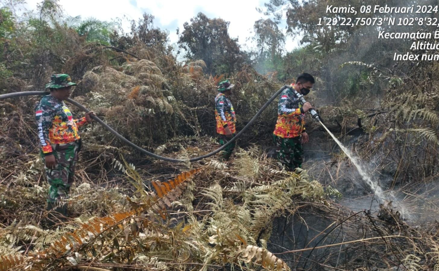 Tim Gabungan Berhasil Padamkan Titik Api di Desa Senggoro
