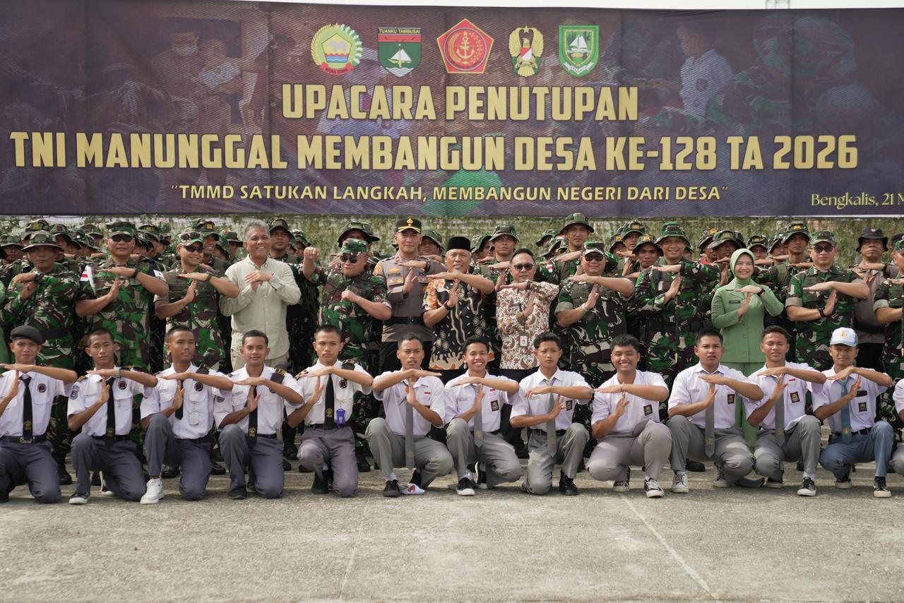 Sekda Bengkalis Hadiri Penutupan TMMD Ke-128 di Pinggir, Apresiasi Sinergi TNI dan Pemerintah Daerah