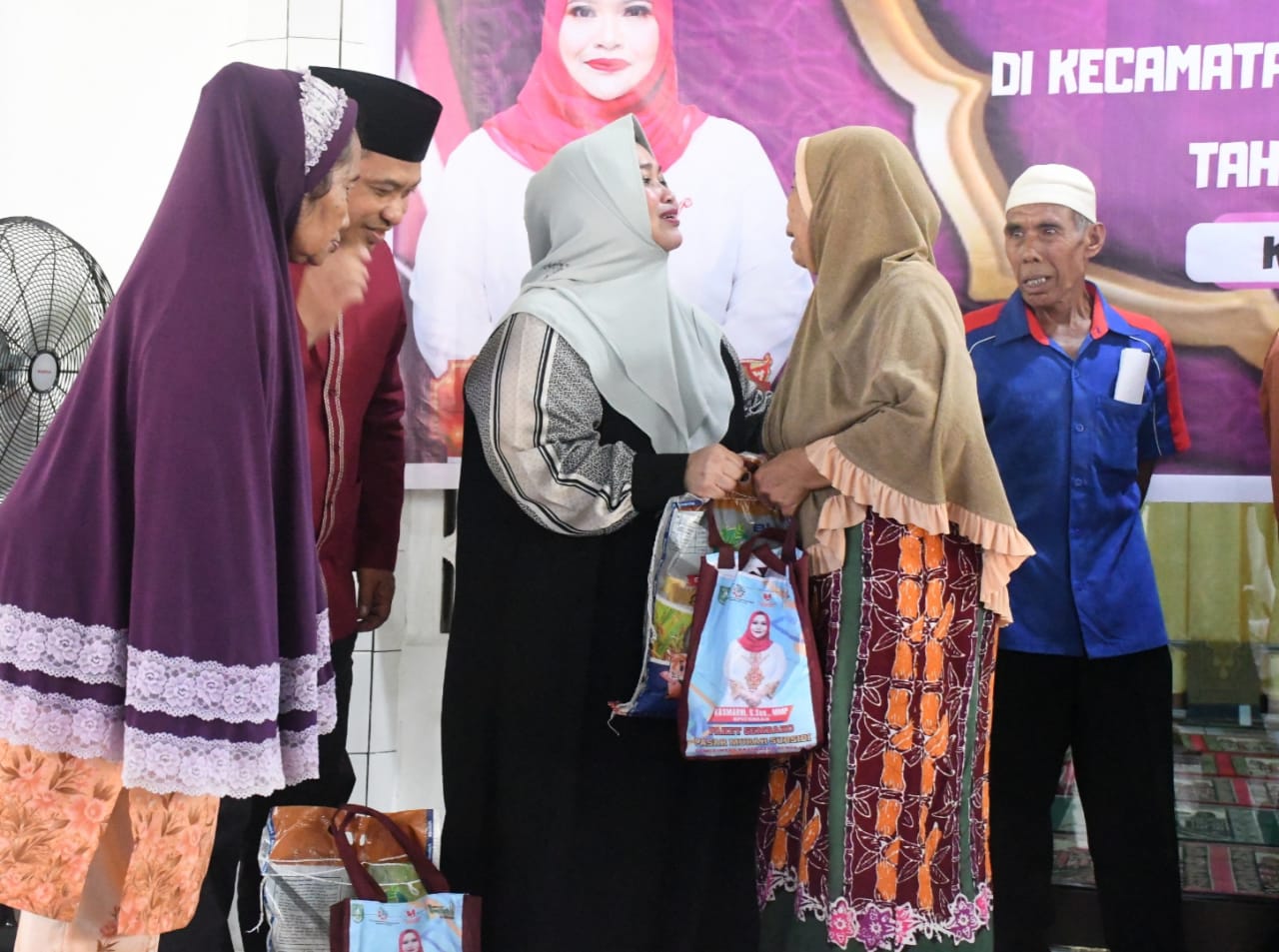 Safari Ramadhan di Kecamatan Pinggir Bupati Kasmarni Ajak Masyarakat Ikut Tangani Inflasi dan Cegah Karhutla